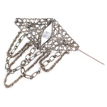 画像をギャラリービューアに読み込む, チェーンが下がったアンティーク風ブローチ