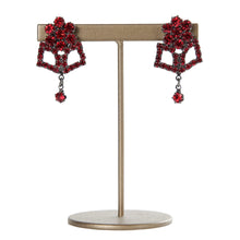 画像をギャラリービューアに読み込む, 鮮やかな赤が華やかなビジューピアス