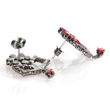 画像をギャラリービューアに読み込む, 鮮やかな赤が華やかなビジューピアス