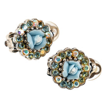 Load image into Gallery viewer, 淡い水色の薔薇モチーフのボヘミアングラスをあしらったイヤリング
