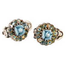 Load image into Gallery viewer, 淡い水色の薔薇モチーフのボヘミアングラスをあしらったイヤリング