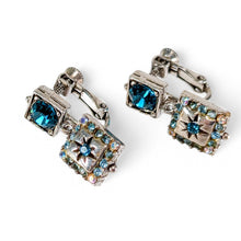Load image into Gallery viewer, スワロフスキークリスタルをあしらったイヤリング