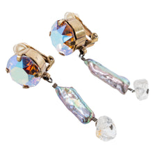 画像をギャラリービューアに読み込む, 優しい光沢の淡水パールとスワロフスキークリスタルの組み合わせが上品なイヤリング