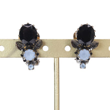 画像をギャラリービューアに読み込む, ボタニカル(植物)モチーフをあしらったラインストーンイヤリング