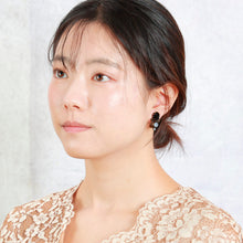 画像をギャラリービューアに読み込む, ボタニカル(植物)モチーフをあしらったラインストーンイヤリング