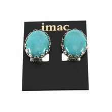 Load image into Gallery viewer, 鮮やかなライトブルーが美しいターコイズのイヤリング