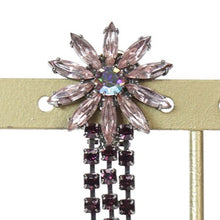 Load image into Gallery viewer, 【芸能人着用】イヤリング ラインストーン パープル ロング フラワー 125457