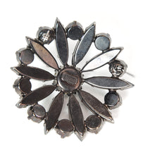 画像をギャラリービューアに読み込む, ボヘミアングラスとラインストーンが絶妙に調和した、エレガントなブローチ