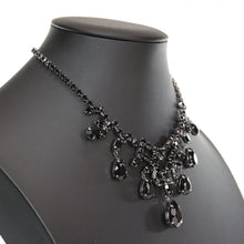 画像をギャラリービューアに読み込む, ブラックのラインストーンがシックなネックレス