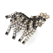 画像をギャラリービューアに読み込む, スワロフスキークリスタルをあしらったしまうまモチーフのバッジ
