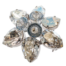 画像をギャラリービューアに読み込む, ボヘミアングラスと大粒のラインストーンが絶妙に調和した、エレガントなペンダントブローチ