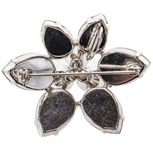 画像をギャラリービューアに読み込む, ボヘミアングラスと大粒のラインストーンが絶妙に調和した、エレガントなペンダントブローチ