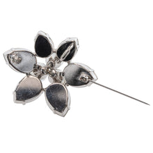 画像をギャラリービューアに読み込む, ボヘミアングラスと大粒のラインストーンが絶妙に調和した、エレガントなペンダントブローチ