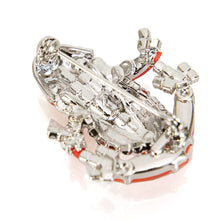 画像をギャラリービューアに読み込む, ラインストーンと上質なボヘミアングラスを使って作られた、かえるモチーフのバッジ