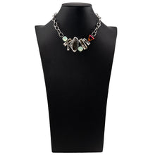 画像をギャラリービューアに読み込む, 大粒のスワロフスキークリスタルがきらめくネックレス