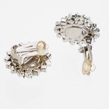 Load image into Gallery viewer, 大粒のラインストーンが美しく輝くイヤリング