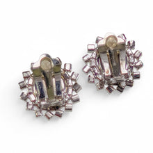 Load image into Gallery viewer, 大粒のラインストーンが美しく輝くイヤリング