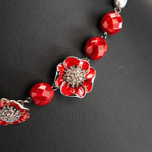 Load image into Gallery viewer, フラワーモチーフが美しいネックレス