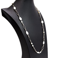 画像をギャラリービューアに読み込む, 優しいホワイトカラーが美しいムーンストーンと淡水パールのネックレス