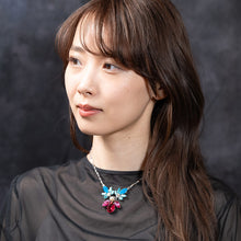 Load image into Gallery viewer, ボヘミアングラスとスワロフスキークリスタルがきらめくネックレス