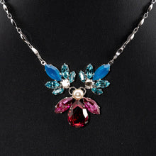 Load image into Gallery viewer, ボヘミアングラスとスワロフスキークリスタルがきらめくネックレス
