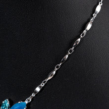 Load image into Gallery viewer, ボヘミアングラスとスワロフスキークリスタルがきらめくネックレス