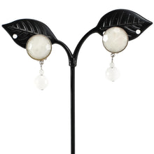 Load image into Gallery viewer, ファセットカットのジェイドが美しい天然石イヤリング