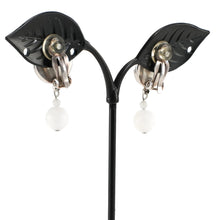 Load image into Gallery viewer, ファセットカットのジェイドが美しい天然石イヤリング