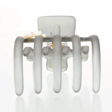 画像をギャラリービューアに読み込む, フラワーモチーフの白蝶貝をあしらったヘアクリップ「スターリリー」