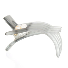 画像をギャラリービューアに読み込む, フラワーモチーフの白蝶貝をあしらったヘアクリップ「スターリリー」