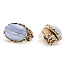 Load image into Gallery viewer, 縞模様が美しいブルーカルセドニーのイヤリング