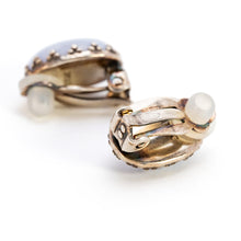 Load image into Gallery viewer, 縞模様が美しいブルーカルセドニーのイヤリング