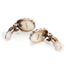 Load image into Gallery viewer, 縞模様が美しいブルーカルセドニーのイヤリング