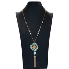 画像をギャラリービューアに読み込む, フラワーモチーフが美しいネックレス