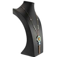 画像をギャラリービューアに読み込む, フラワーモチーフが美しいネックレス