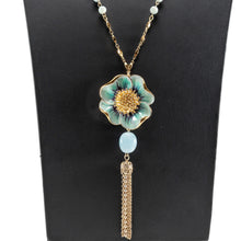画像をギャラリービューアに読み込む, フラワーモチーフが美しいネックレス