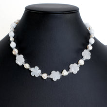 画像をギャラリービューアに読み込む, 天然石ジェイドと淡水パールを組み合わせたショートネックレス