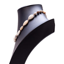 画像をギャラリービューアに読み込む, 肌なじみの良いナチュラルカラーが美しいコーラルフォッシルのネックレス