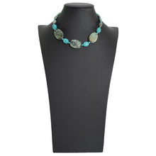 Load image into Gallery viewer, 模様が美しいターコイズのネックレス