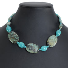 Load image into Gallery viewer, 模様が美しいターコイズのネックレス