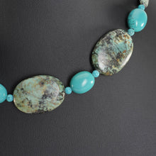 Load image into Gallery viewer, 模様が美しいターコイズのネックレス