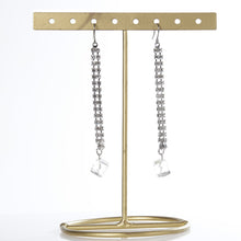 画像をギャラリービューアに読み込む, キューブ型のクォーツと輝くラインストーンを組み合わせたピアス