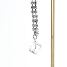 画像をギャラリービューアに読み込む, 【芸能人着用】ピアス ラインストーン クォーツ 天然石 クリアカラー ロング キューブ 149052 メール便