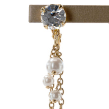 画像をギャラリービューアに読み込む, スワロフスキークリスタルとグラス製パールの組み合わせが上品なイヤリング
