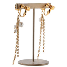 画像をギャラリービューアに読み込む, スワロフスキークリスタルとグラス製パールの組み合わせが上品なイヤリング