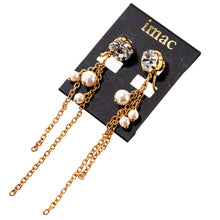 画像をギャラリービューアに読み込む, スワロフスキークリスタルとグラス製パールの組み合わせが上品なイヤリング