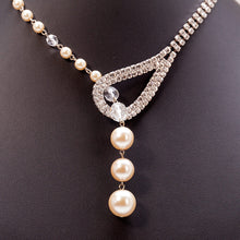 Load image into Gallery viewer, ラインストーンと大粒のパールを組み合わせたネックレス