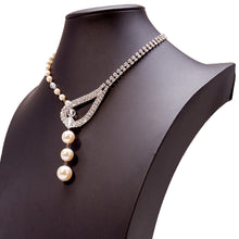 Load image into Gallery viewer, ラインストーンと大粒のパールを組み合わせたネックレス