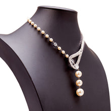 Load image into Gallery viewer, ラインストーンと大粒のパールを組み合わせたネックレス