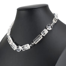 Load image into Gallery viewer, 上品なクリアカラーが美しいクォーツのショートネックレス